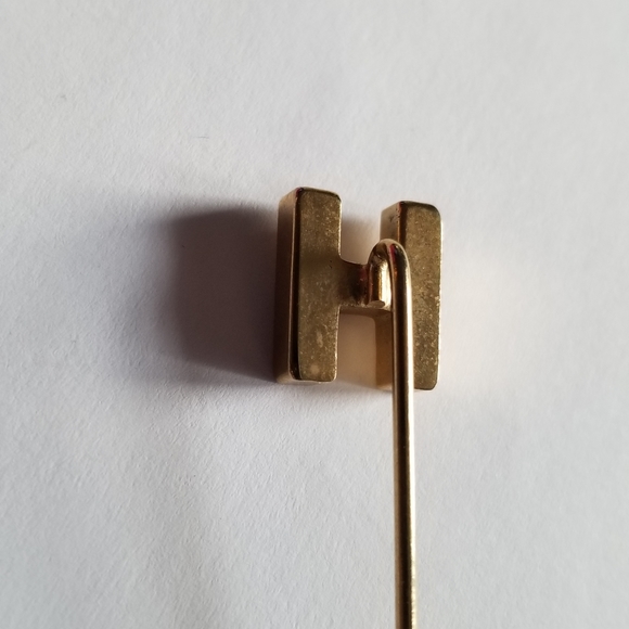 Vintage letter H stickpin gold tone monogram alphabet initial stick pin - Picture 3 of 6